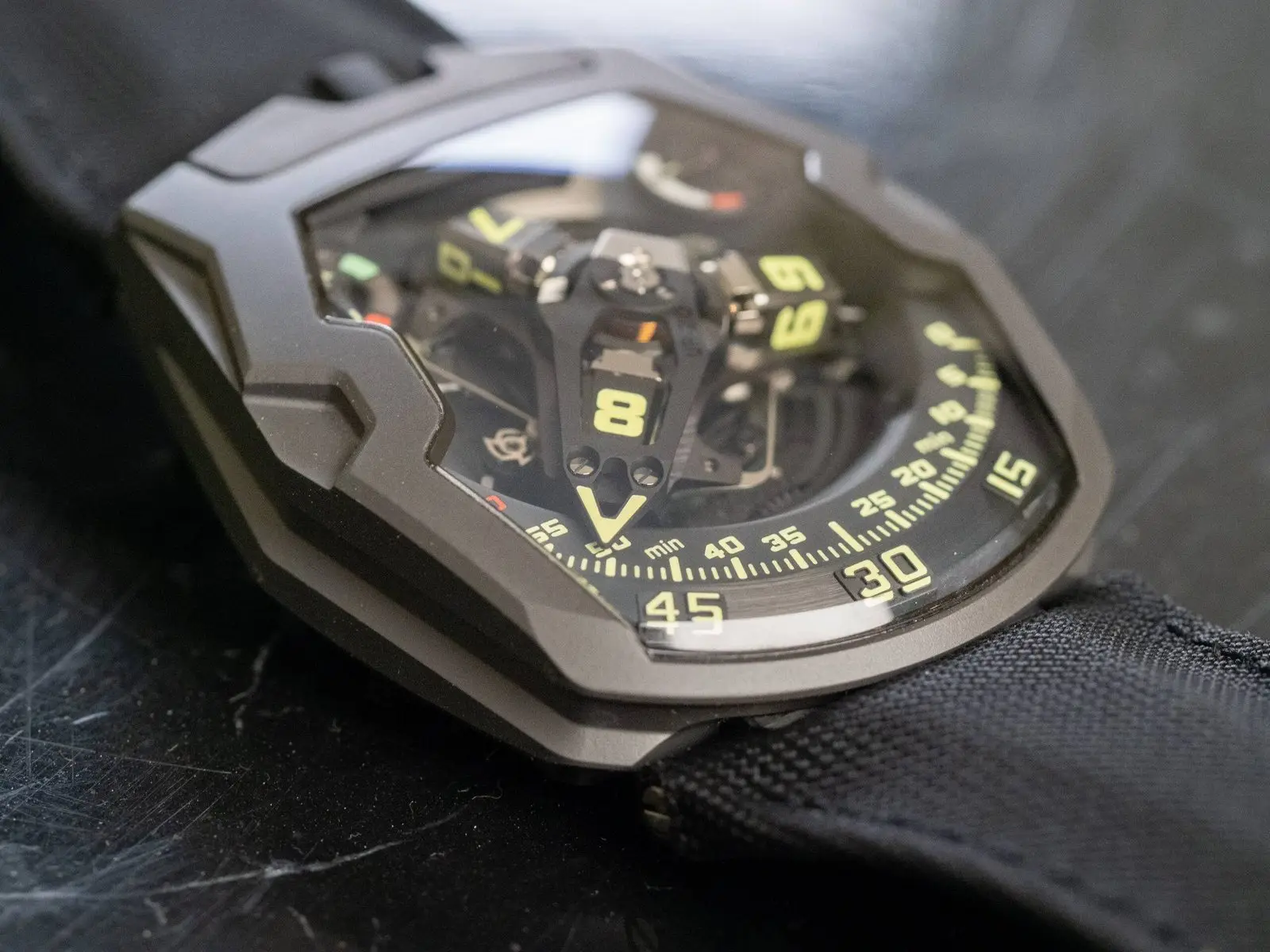 Urwerk 210Y, photo 2