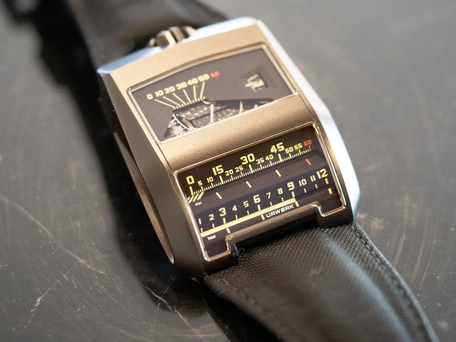 Urwerk CC1 Black Gold, photo 2
