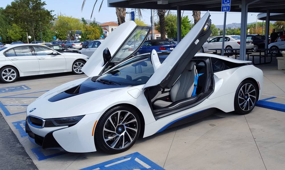 Review: BMW i8